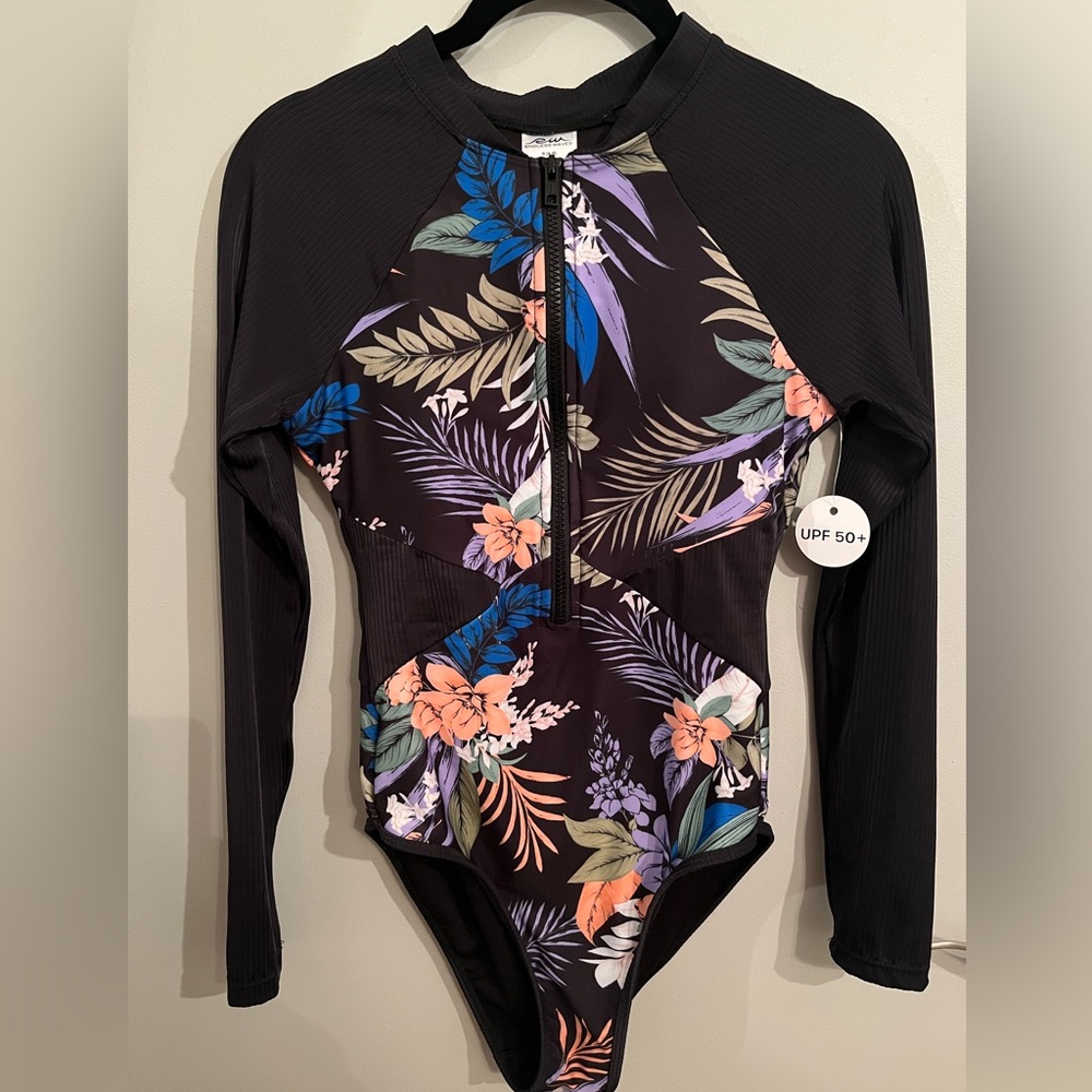 NEW Long-Sleeve Black Floral One-Piece Swimsuit with Front Zip